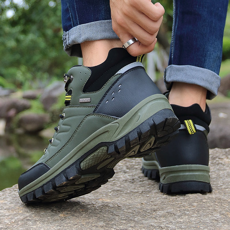 Men’s High-Top Outdoor Hiking Boots Single-Layer Shoes