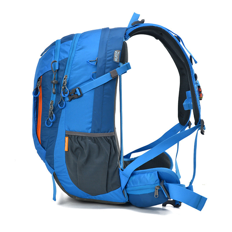 Large Capacity Outdoor Hiking And Mountaineering Backpack